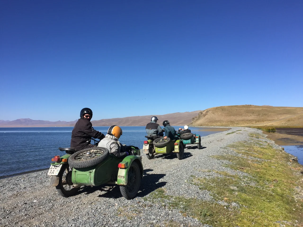 Motorradtour im himmlischen Gebirge, wildes Kirgistan Herbst 2022